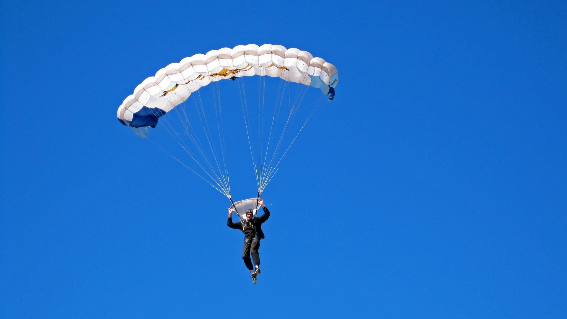 全国青少年山地自行车赛在云南举行，全国青年场地自行车锦标赛