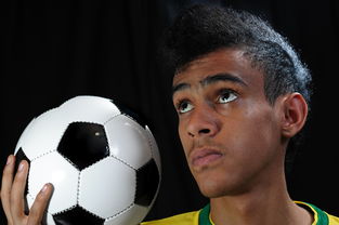 校园足球缺乏横向联赛结构支撑，我国校园足球训练存在的问题